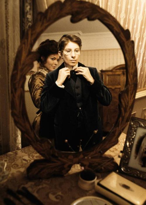 Роли, в которых актерам пришлось изменить пол