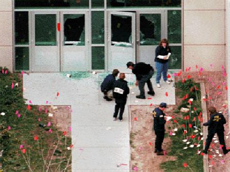 Три самых кровавых бойни в школах США — шокирующие кадры