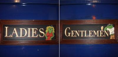 Необычный дизайн туалетных указателей