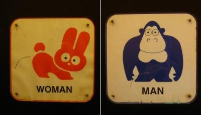 Необычный дизайн туалетных указателей