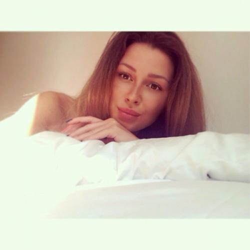 Где и как проводят летний отпуск российские знаменитости