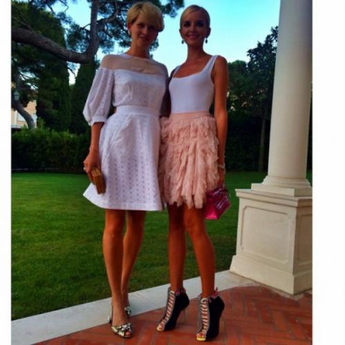 Где и как проводят летний отпуск российские знаменитости