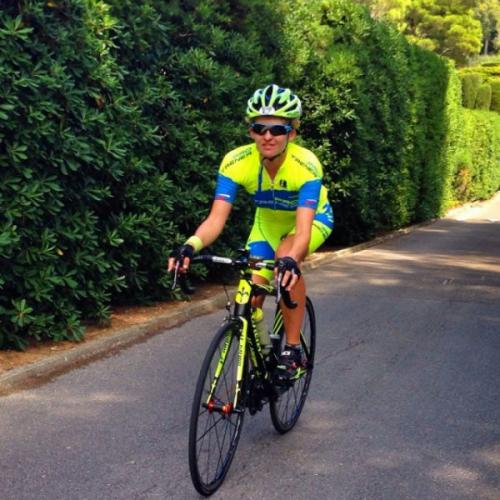 Где и как проводят летний отпуск российские знаменитости