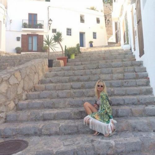 Где и как проводят летний отпуск российские знаменитости