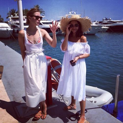 Где и как проводят летний отпуск российские знаменитости