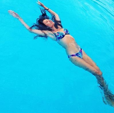 Где и как проводят летний отпуск российские знаменитости