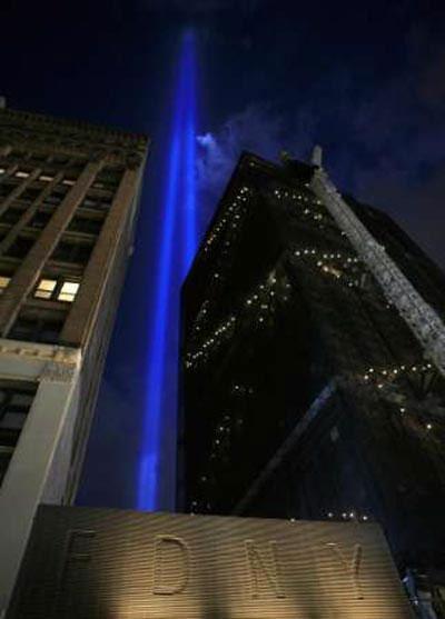 В Нью-Йорке зажгли «Столпы памяти»