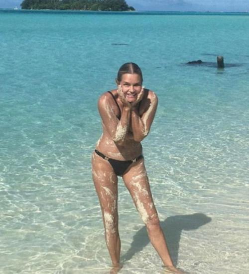 Звезды за 50, которым не стыдно появиться на пляже