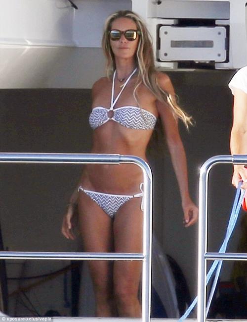 Звезды за 50, которым не стыдно появиться на пляже