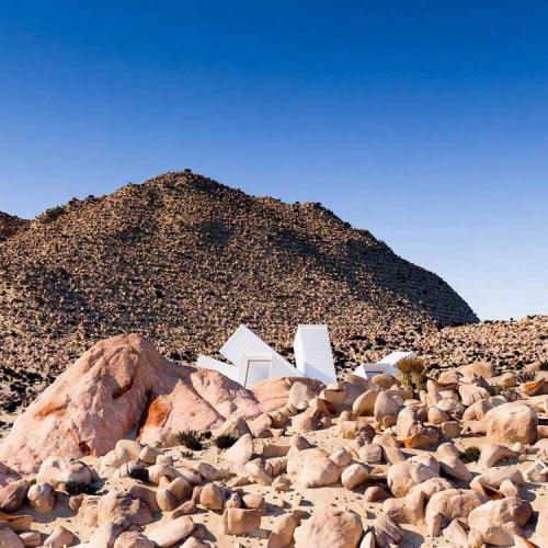 Архитектор спроектировал дом из грузовых контейнеров