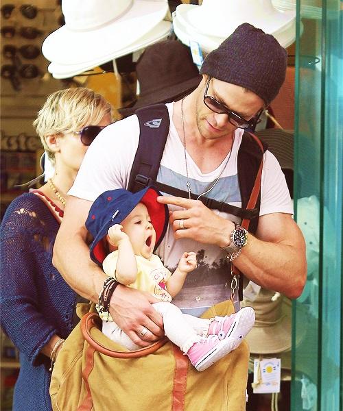 Орландо Блум и еще 10 образцовых папаш Голливуда