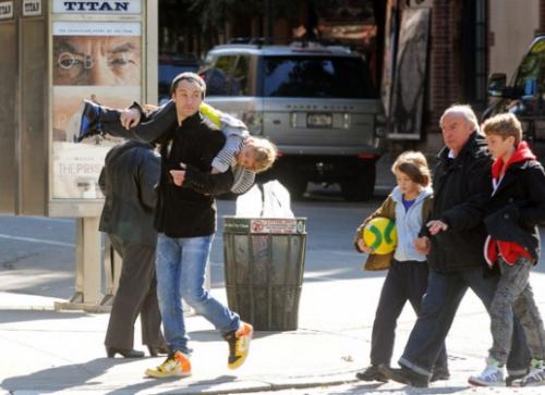 Орландо Блум и еще 10 образцовых папаш Голливуда