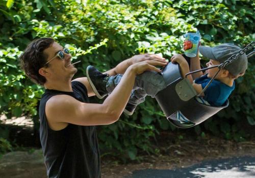 Орландо Блум и еще 10 образцовых папаш Голливуда