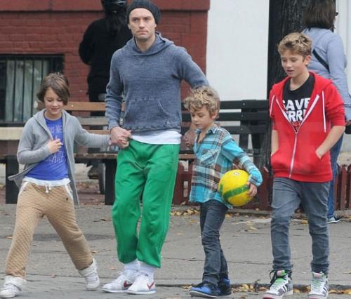 Орландо Блум и еще 10 образцовых папаш Голливуда