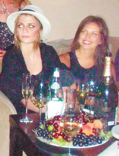 Невеста Абрамовича провела  ночь  в обществе Стива Тайлера