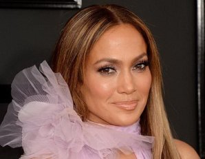 Знаменитости, которые скрывали свой возраст