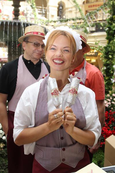 Васильев, Запашный и Слуцкая торговали в ГУМе мороженым