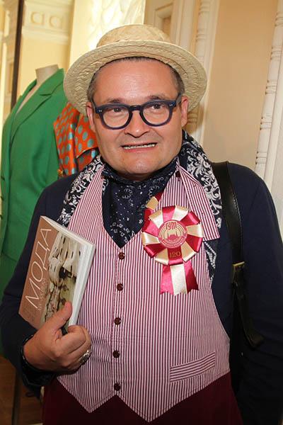 Васильев, Запашный и Слуцкая торговали в ГУМе мороженым