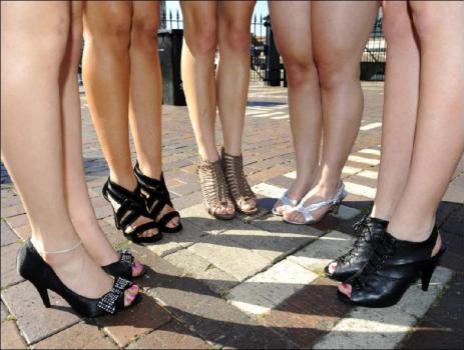 Австралийки побили мировой рекорд по бегу на шпильках