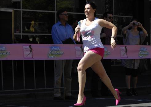 Австралийки побили мировой рекорд по бегу на шпильках