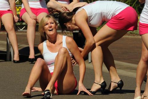 Австралийки побили мировой рекорд по бегу на шпильках