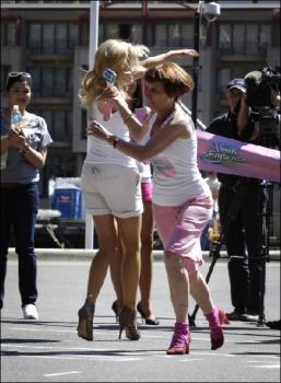 Австралийки побили мировой рекорд по бегу на шпильках