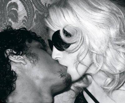 Самые страстные и необычные звездные поцелуи. Часть 1