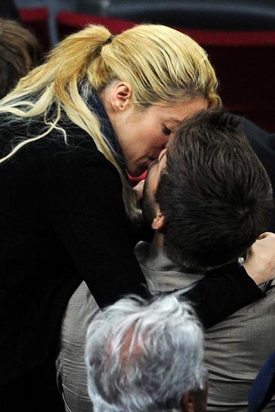 Самые страстные и необычные звездные поцелуи. Часть 1