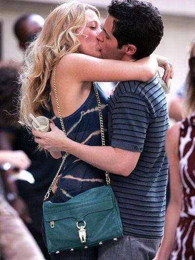 Самые страстные и необычные звездные поцелуи. Часть 1