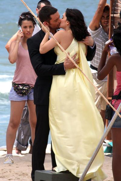 Самые страстные и необычные звездные поцелуи. Часть 1