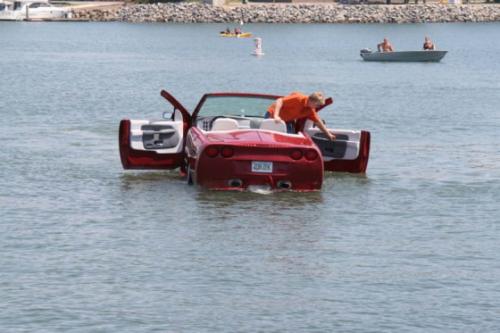 Земноводный автомобиль нарекли «Питоном»