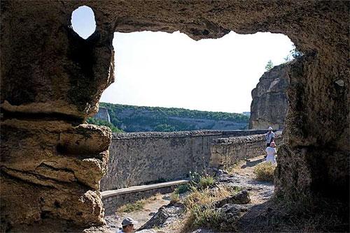 Последние жители «пещерного города» Чуфут-Кале покинули его более века назад