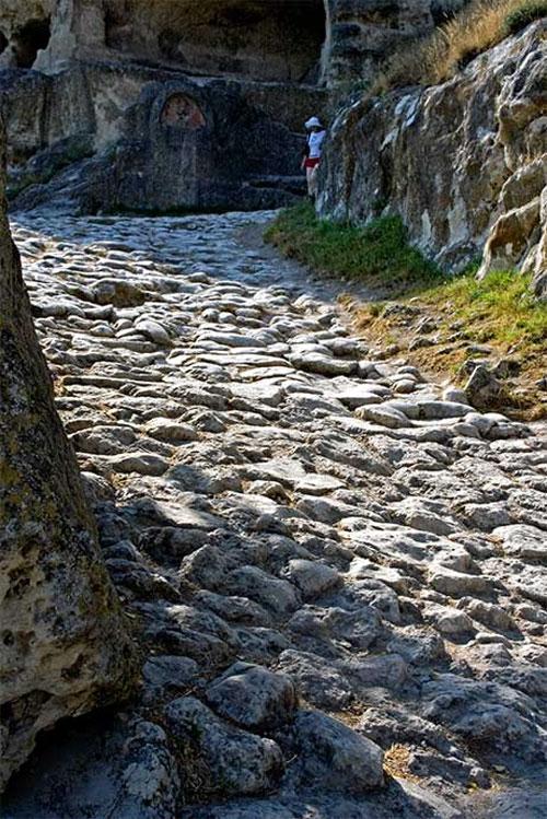 Последние жители «пещерного города» Чуфут-Кале покинули его более века назад