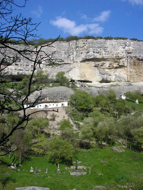 Последние жители «пещерного города» Чуфут-Кале покинули его более века назад