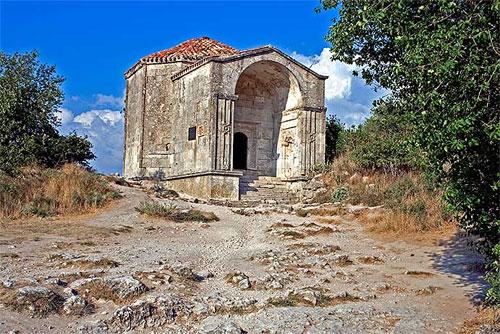 Последние жители «пещерного города» Чуфут-Кале покинули его более века назад