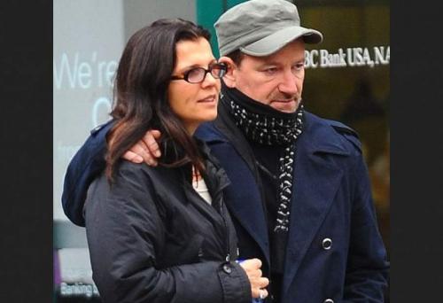 Знаменитые очкарики, которых трудно узнать без очков