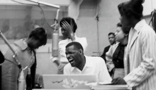 Знаменитые очкарики, которых трудно узнать без очков