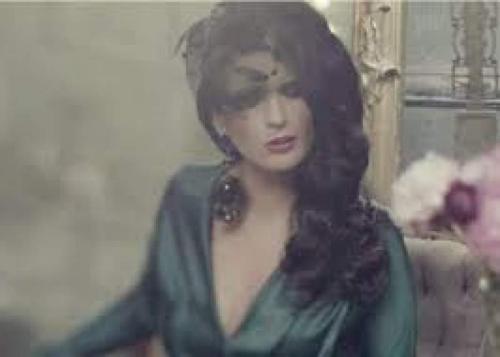 Знаменитые очкарики, которых трудно узнать без очков