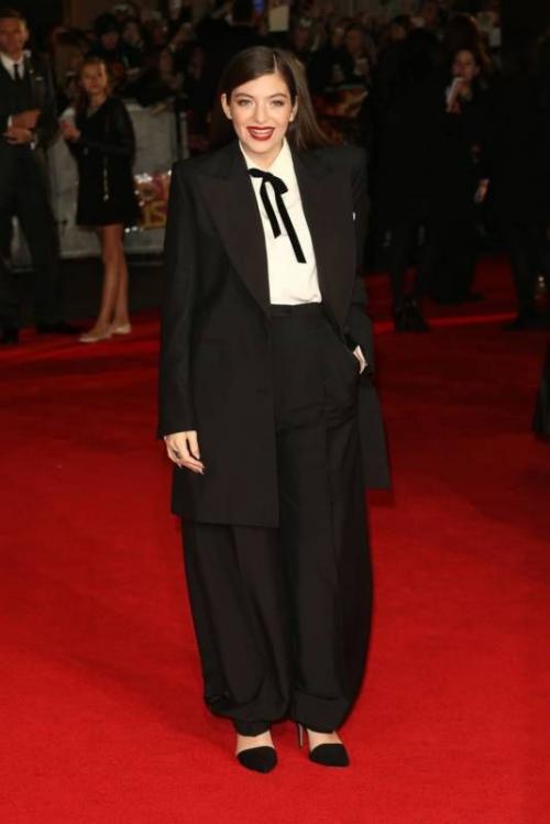 Самые нелепые и безвкусные наряды знаменитостей