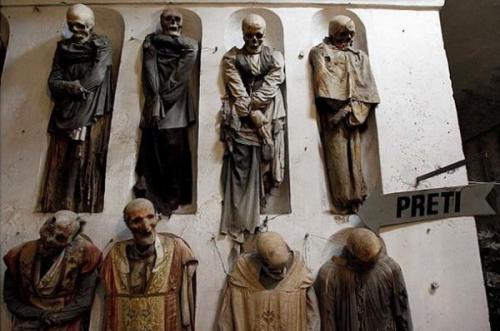 Выставка мумий капуцинов — экскурсия не для слабонервных