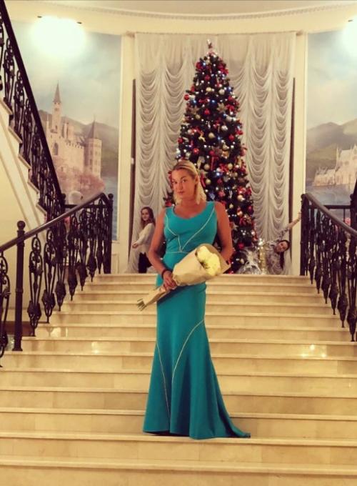 Какие подарки получали звезды в главные зимние праздники