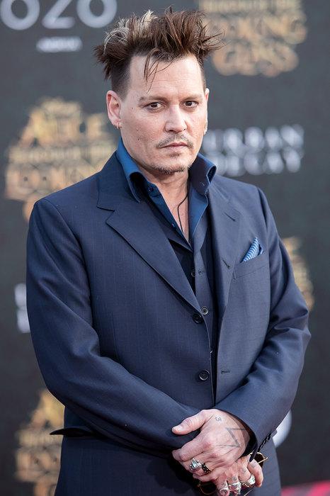 Знаменитости, которые не пользуются мобильными телефонами