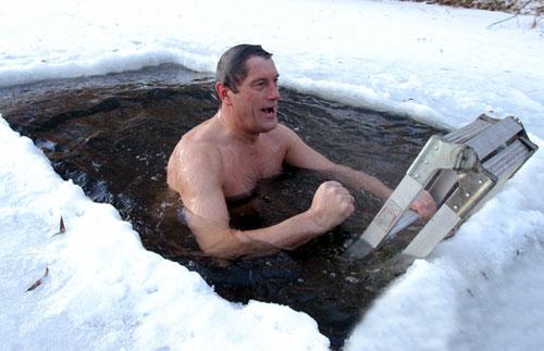 Политика с голым торсом