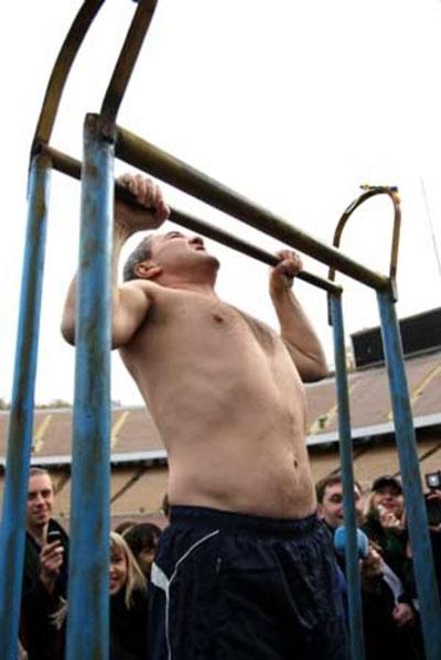 Политика с голым торсом