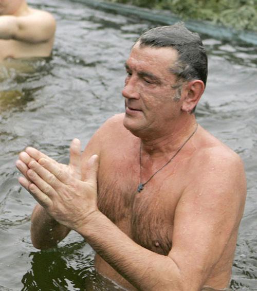 Политика с голым торсом