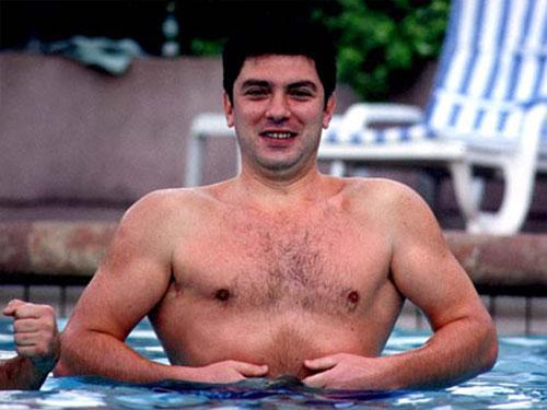 Политика с голым торсом