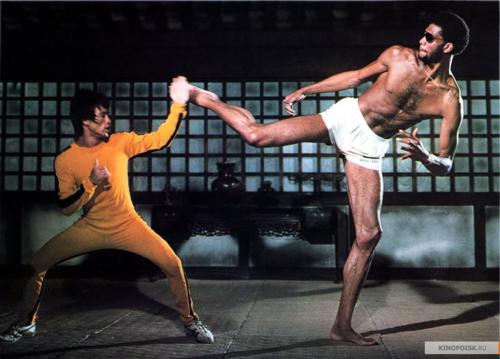 Голливуд всемогущий: актеры, сыгравшие в кино, после того как умерли