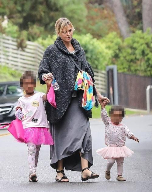 Знаменитости, которые наряжают сыновей в юбки и платья