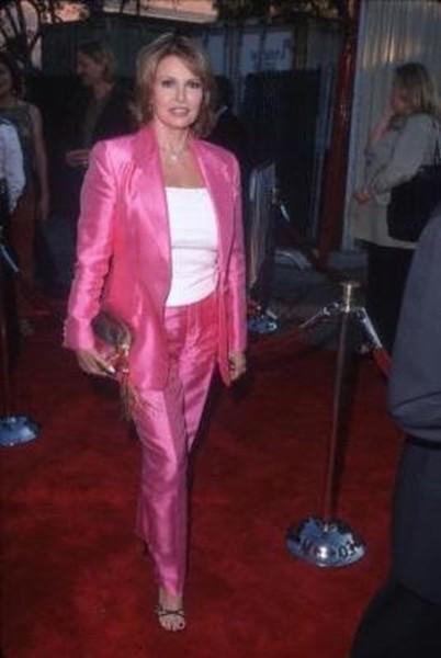 Секс-символ 60-х  превратилась в "чудо-женщину"