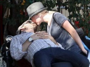 Все мужчины Скарлетт Йоханссон